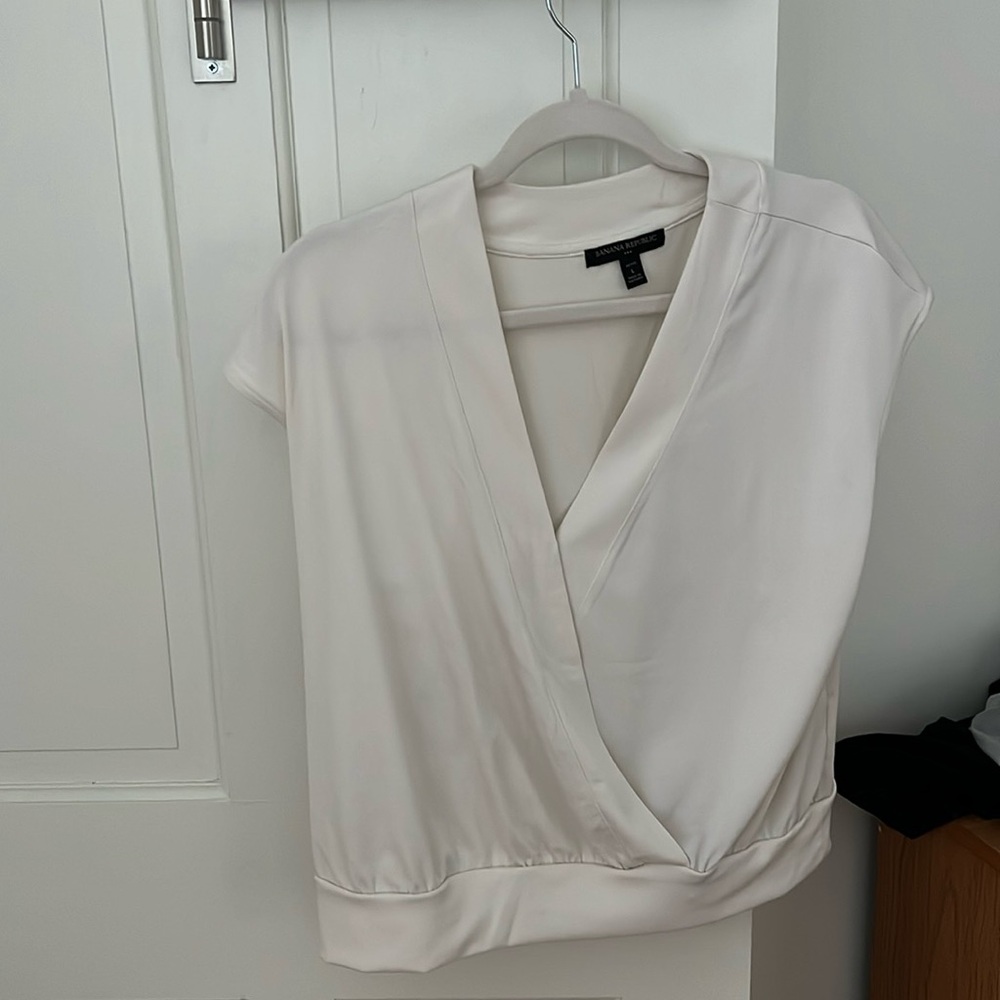 Banana Republic cap sleeve shirt
